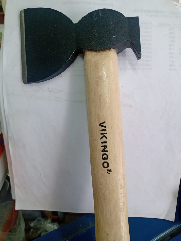 HACHUELA MANGO DE MADERA VIKINGO 1 1/2 LBS.